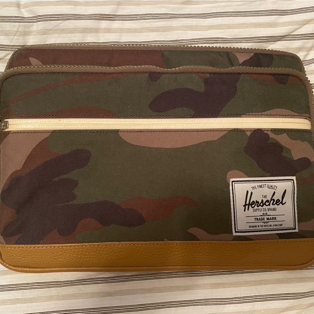 Herschel for Apple Store laptop case